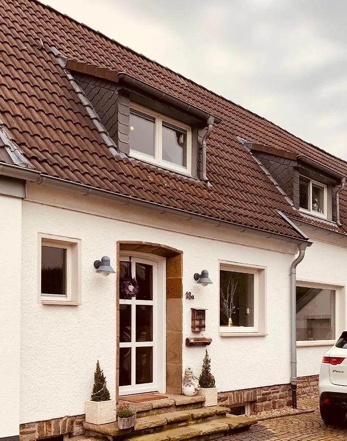 Souterrain Zimmer mit separatem Eingang und Bad Düsseldorf Deutschland